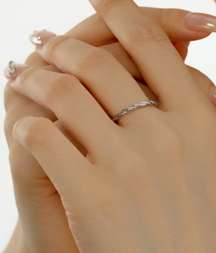 'Wisteria' Twist Ring