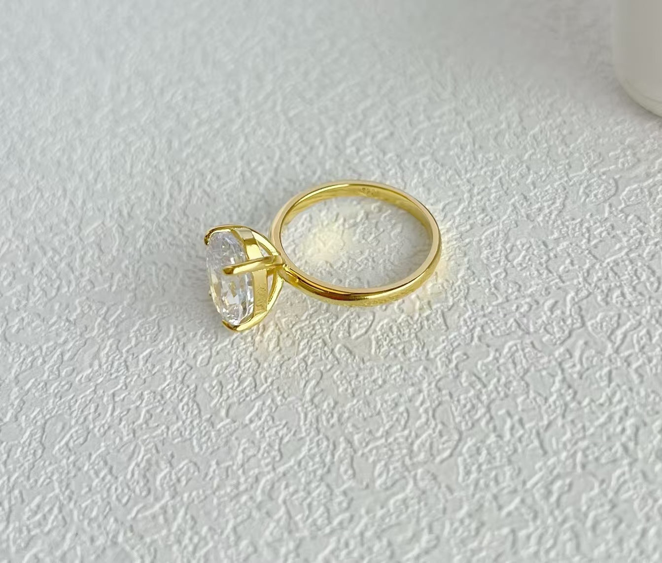 'Selene' Oval Ring Gold